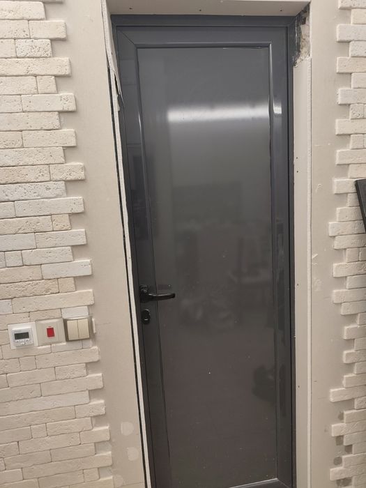 Алуминиева врата за баня