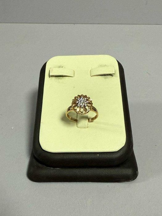 Кольцо с камянми / КА 100767