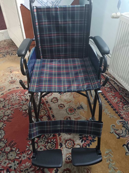 De vânzare căruț pentru persoane cu handicap