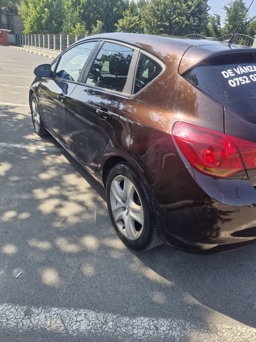 OPEL Astra 2011 — imagine 5