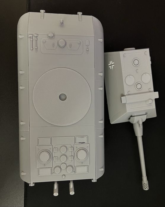 Macheta Super heavy tank E-100 scara 1:35(Panzerkampfwagen E-100)