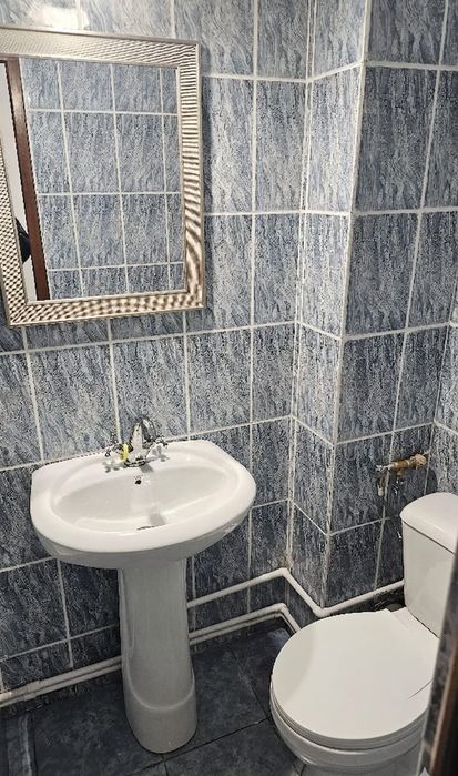 Vândut direct de proprietar – Garsonieră Modernă, Complet Renovată & Centrală Proprie – Gata de Mutare în Mioveni!