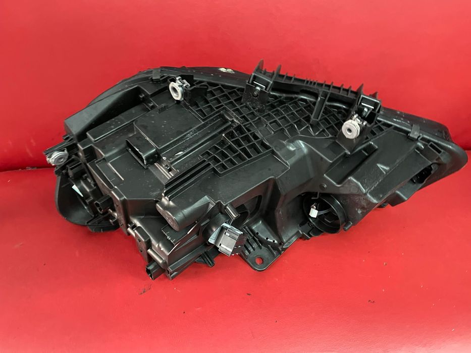 Bmw 2 seriq 2020 active tourer Лед Фар фарове десен