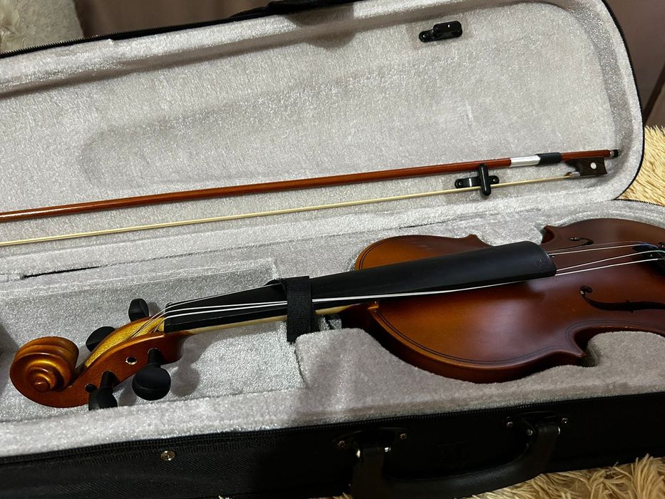 Скрипка новая абсолютно