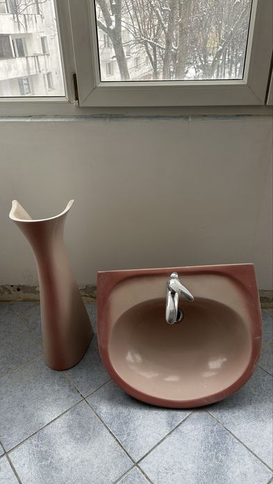 Vand chiuvetă cu picior si baterie