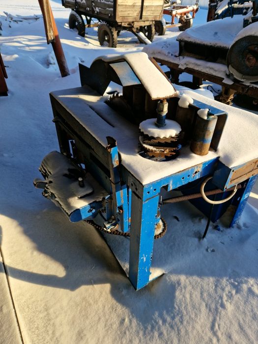 Станки многопильный и ребровой.