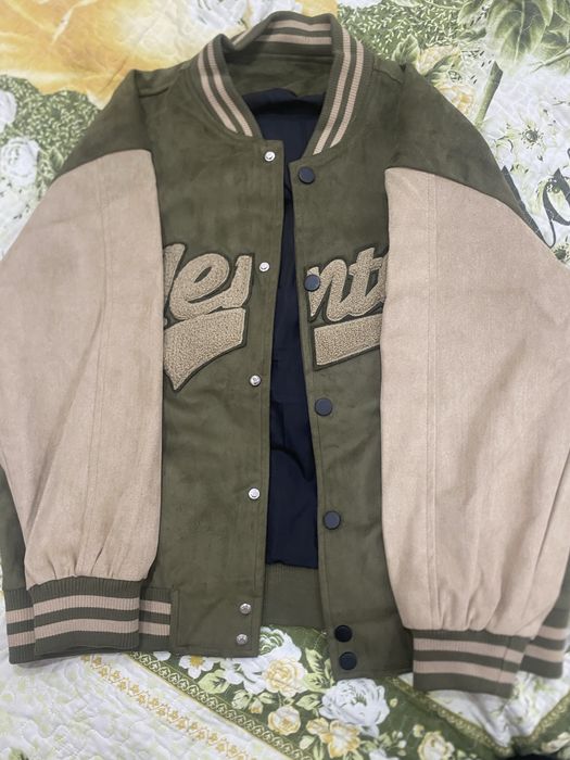 Легкая куртка-бомбер