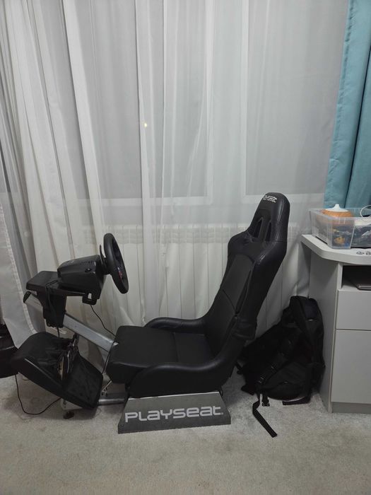 Scaun cu volan gaming