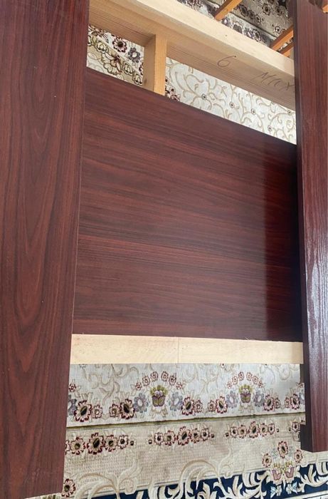 Продам стол для гостиной