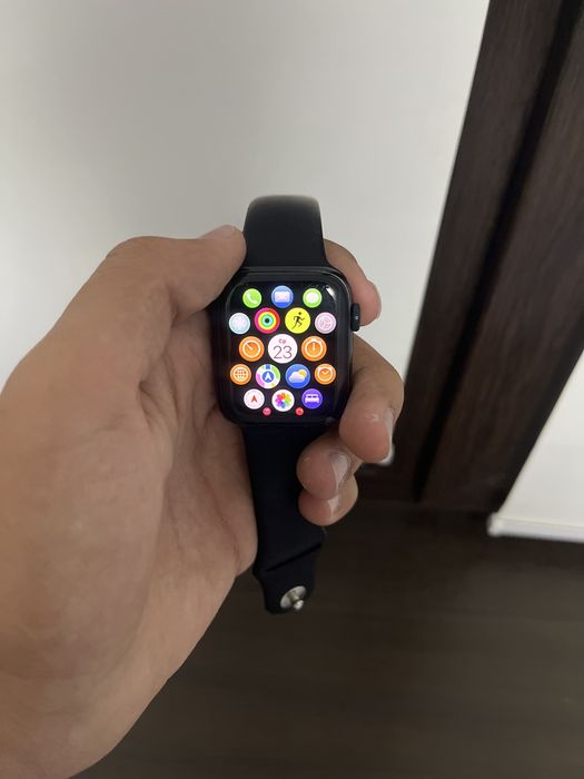 Apple Watch SE 2 44 мм — 93% АКБ