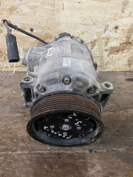 Компрессор кондиционера на Volkswagen Touareg 3.2