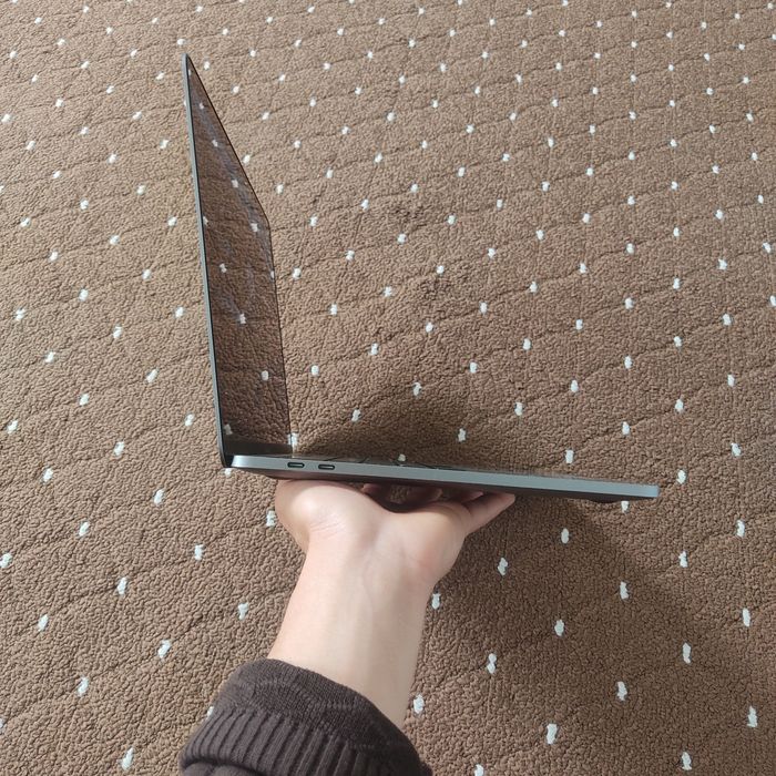 Macbook M1 chip prodam