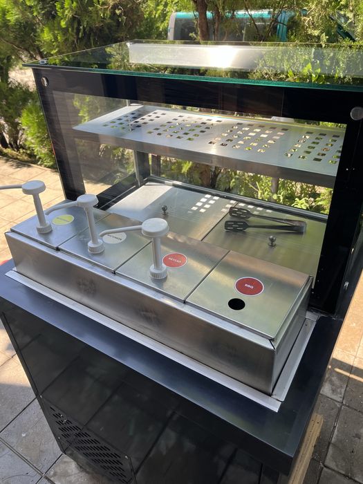 Топла витрина топла