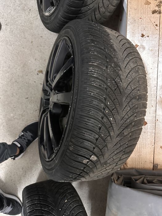 Гуми с алуминиеви джанти 4 бр