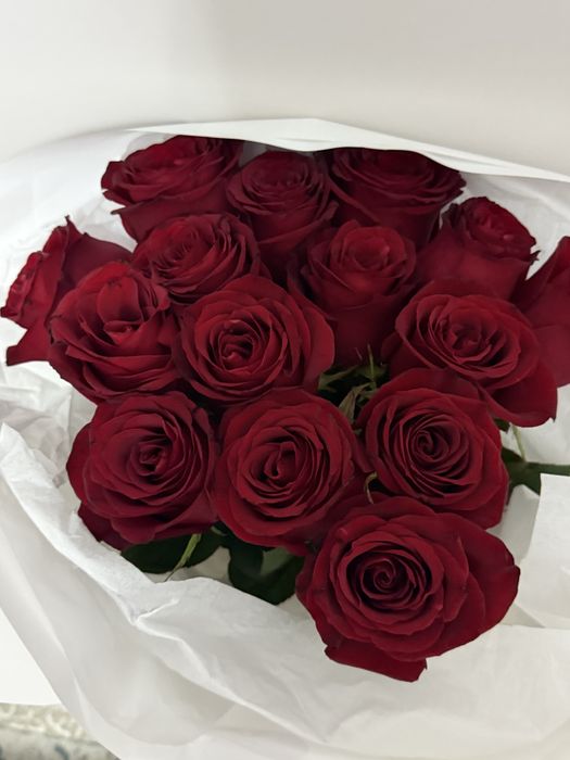 Цветы продаю розы