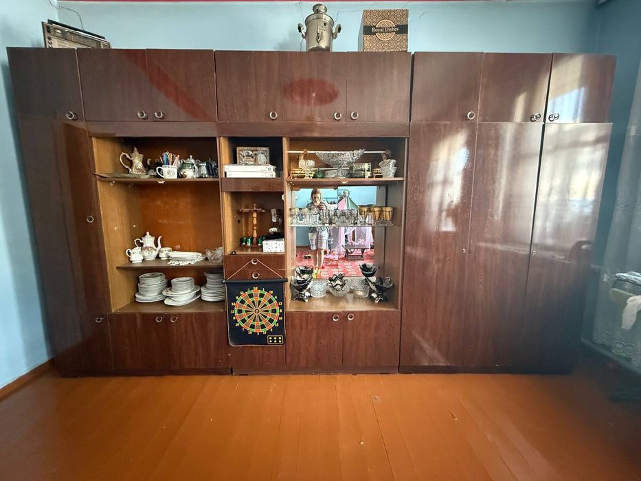 Палированный стенный шкаф