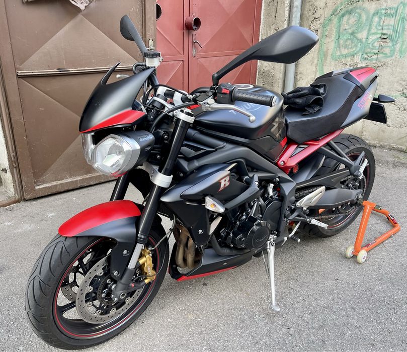 TRIUMPH Triple R, 2017 editie aniversară 10th Anniversary R-Dark