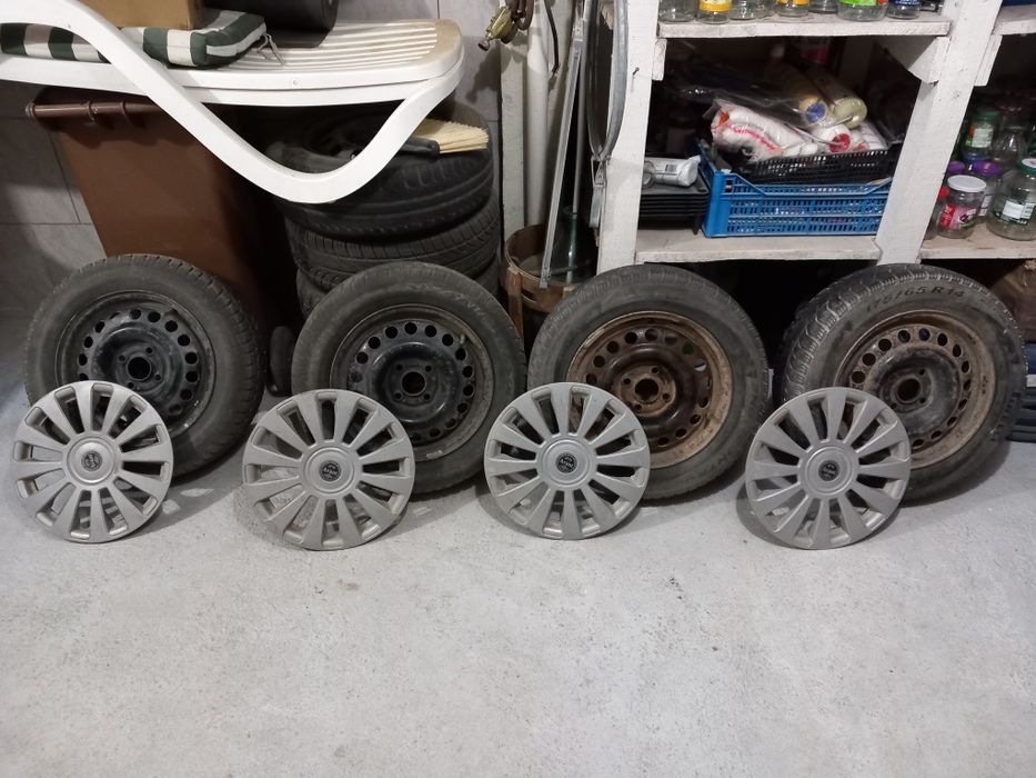 Roti cu genti de tabla și cauciucuri de iarna și capace