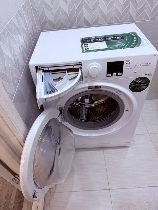 Продам стиральную машину Hotpoint-Ariston