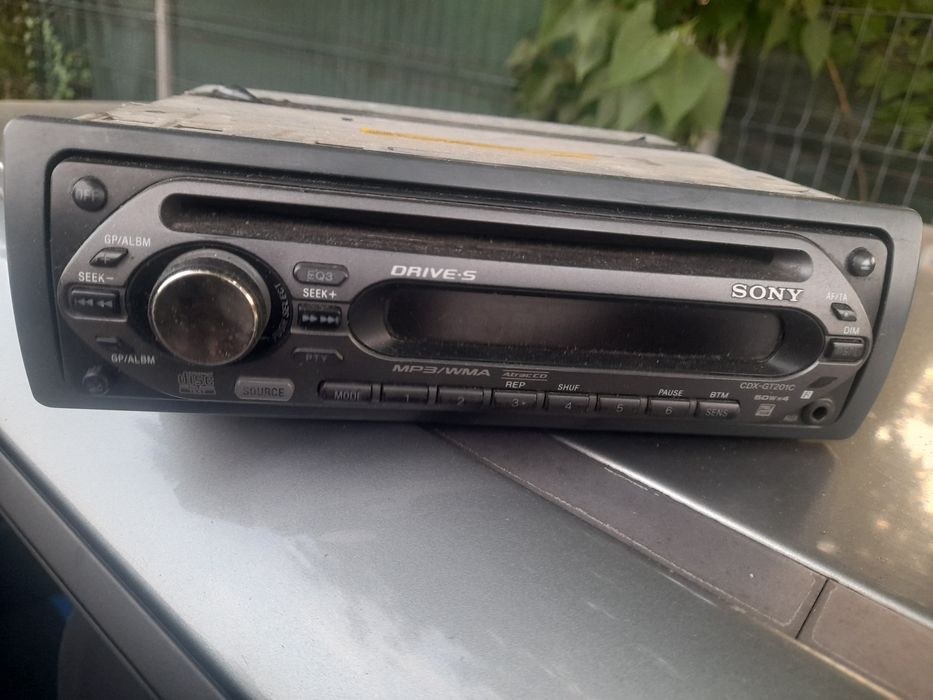 Sony mp3 player ,cd mp3,aux si radioi
