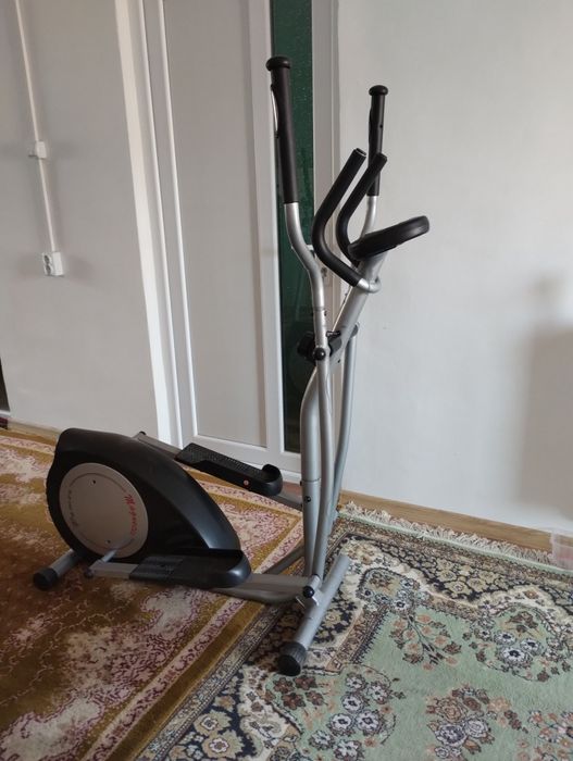 Bicicletă eliptică