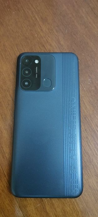 Телефон Tecno spark 8C