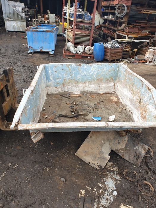 Кранов кош за изхвърляне на отпадъци