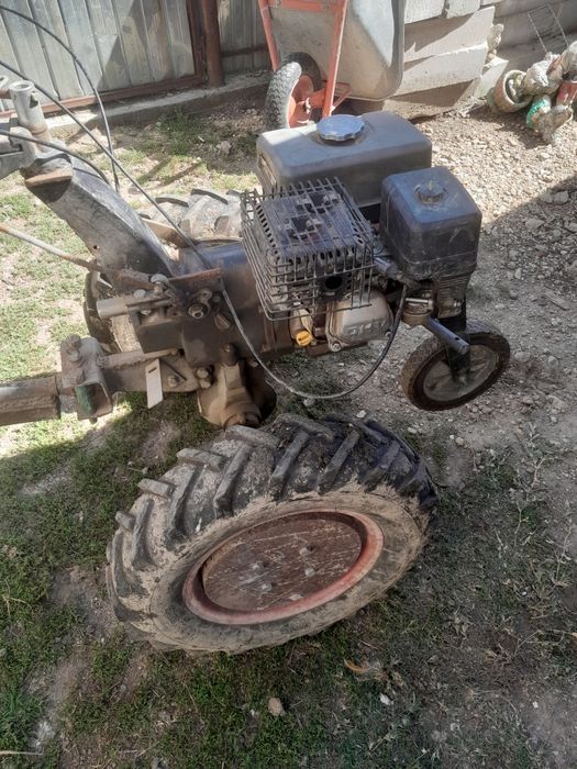 Vând motocultor 8cp