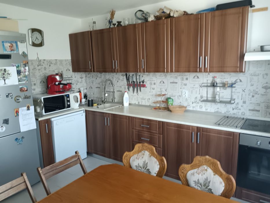 Vand casa cu etaj 4 dormitoare garaj si terasa