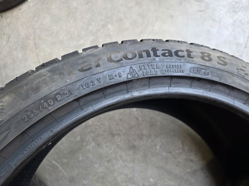 285/35/21//255/40/21 Continental