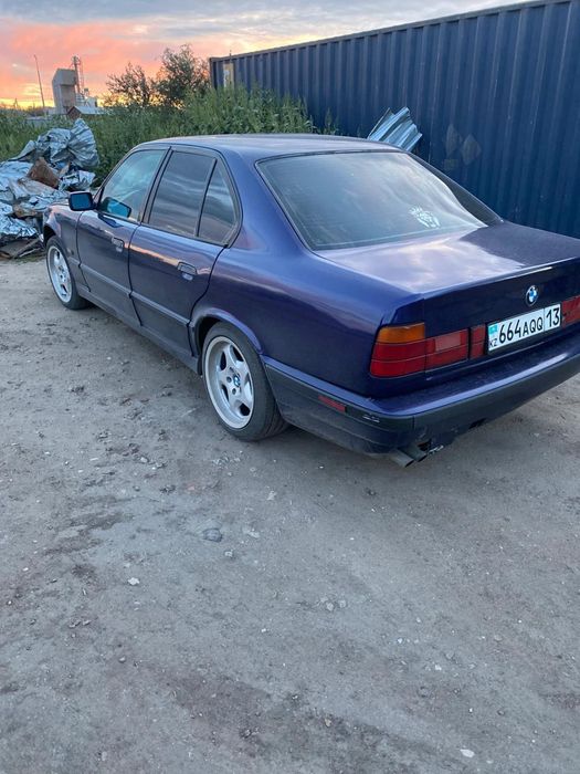 Машина бмв 520 5