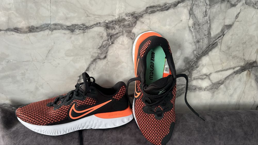 Нови оригинални маратонки Nike