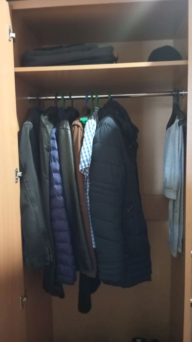 Продам     шкаф.