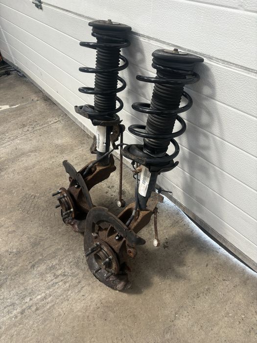 fuzeta amortizor arc volvo S40 an 2006 motor 1.6tdci