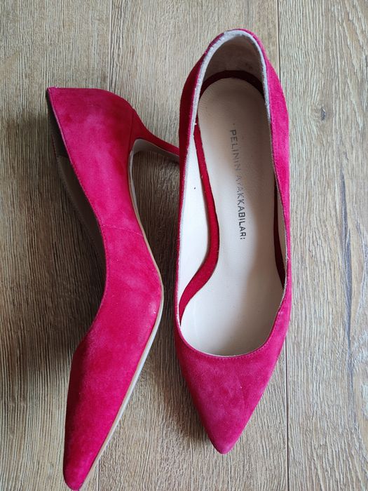 Стилето токчета велурени