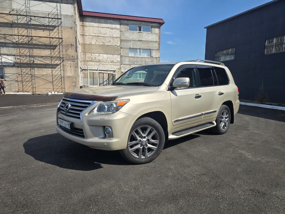 Lexus LX 570 в отличном состоянии