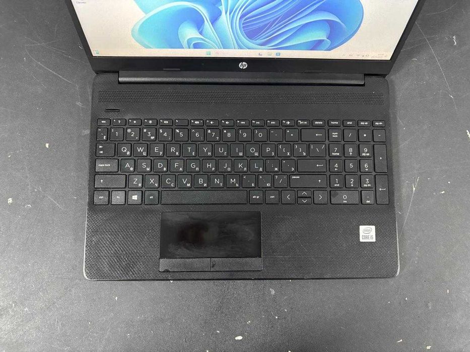 Ноутбук Hp CORE i5 работает очень шустро