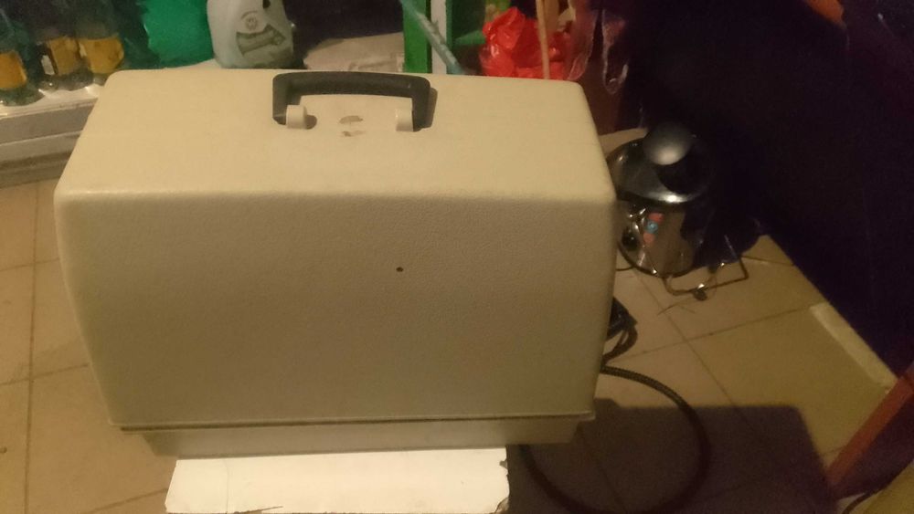 Masina de cusut Victoria