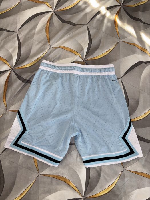 Pantaloni scurti Jordan. S; M; L