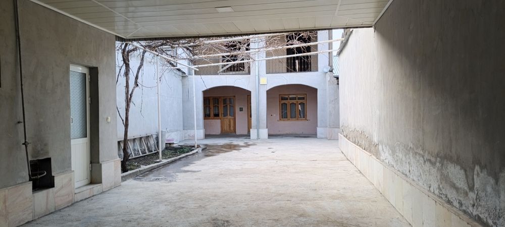 3 сотихли Уй сотилади! Подвал хам мавжуд, жойлашган манзил Хишрав.