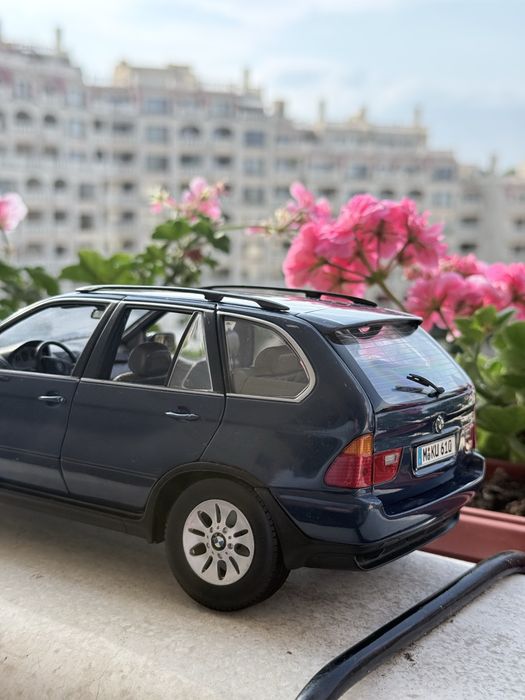 Колекционерски модел BMW X5 E53 3.0d Kyosho 1:18