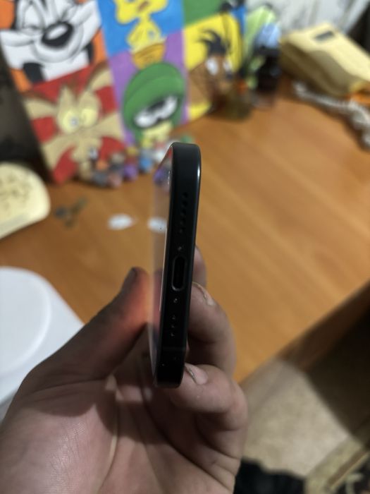 iPhone 16 новый гарантия есть каробка ориг зарядка все есть 256гб