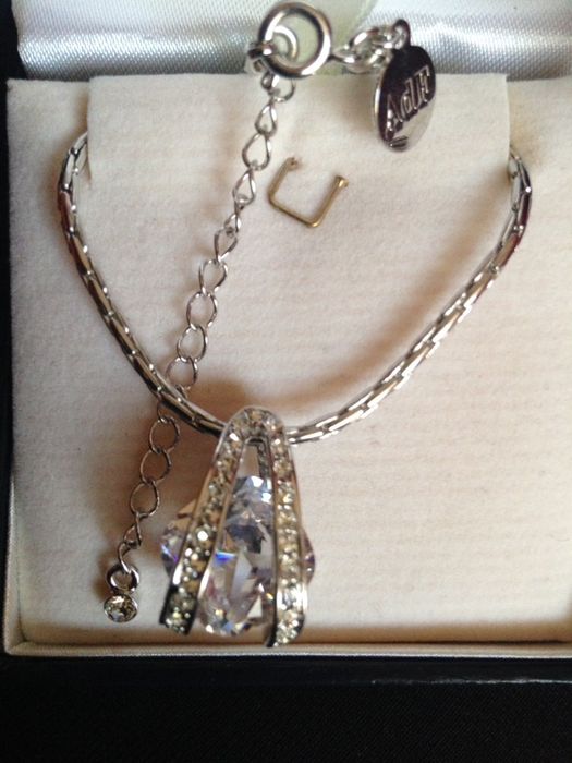 Уникално Колие с камък Сваровски