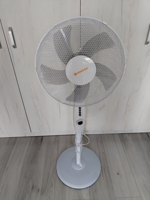 Ventilator cu picior VORTEX