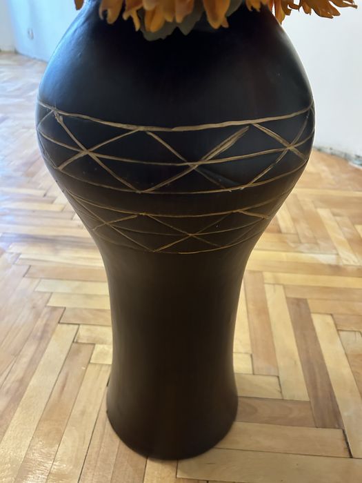 Декоративна интериорна ваза от магазин Айко