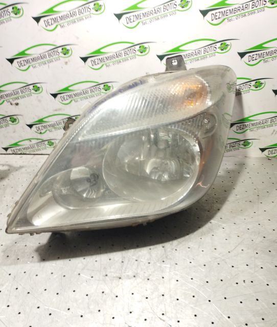 Far stanga A 906 820 03 61 Mercedes-Benz Sprinter a 2-a generatie 906