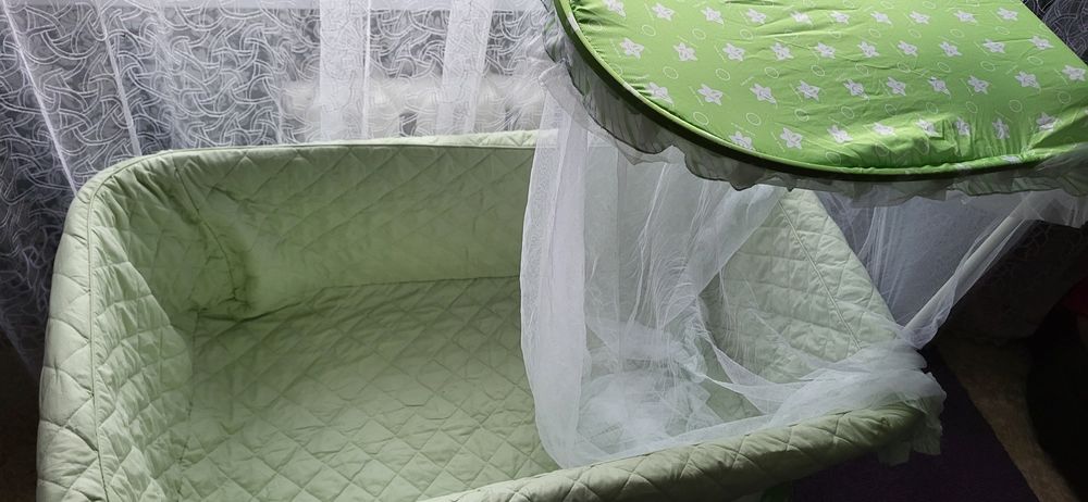 Продам детскую кровать-манеж