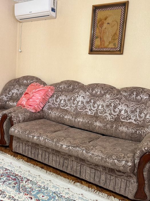 Продам диван с креслами