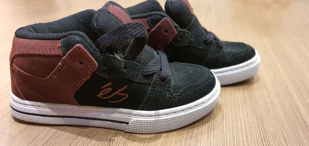 Оригинални детски кецове eS