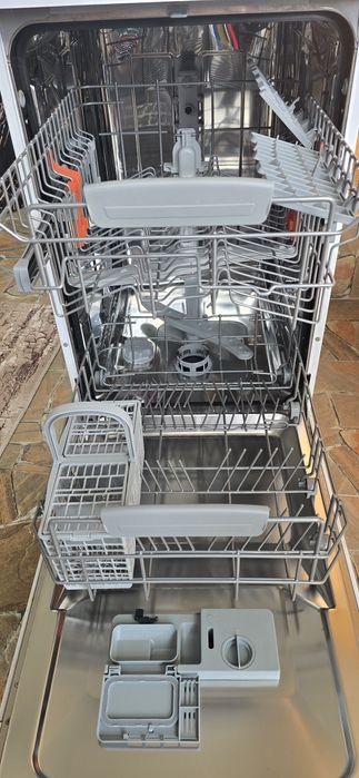 Съдомиялна Hotpoint Ariston